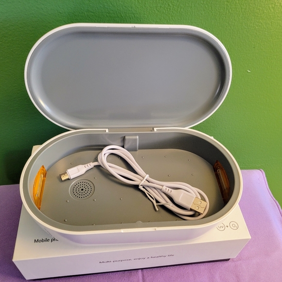 Mobile phone wireless charger and sanitizer - Picture 2 of 3